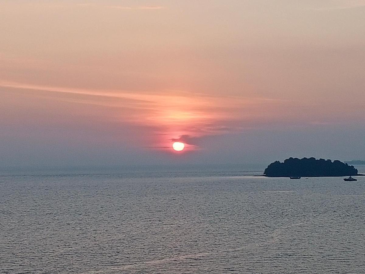 Sunshine Bay Resort Port Dickson Dış mekan fotoğraf